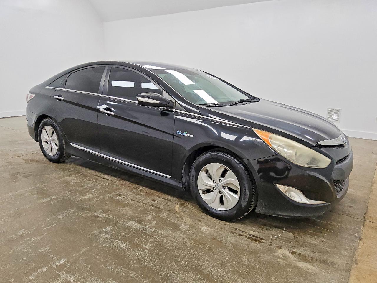 2015 Hyundai Sonata Hybrid Base Black vin: KMHEC4A48FA134792