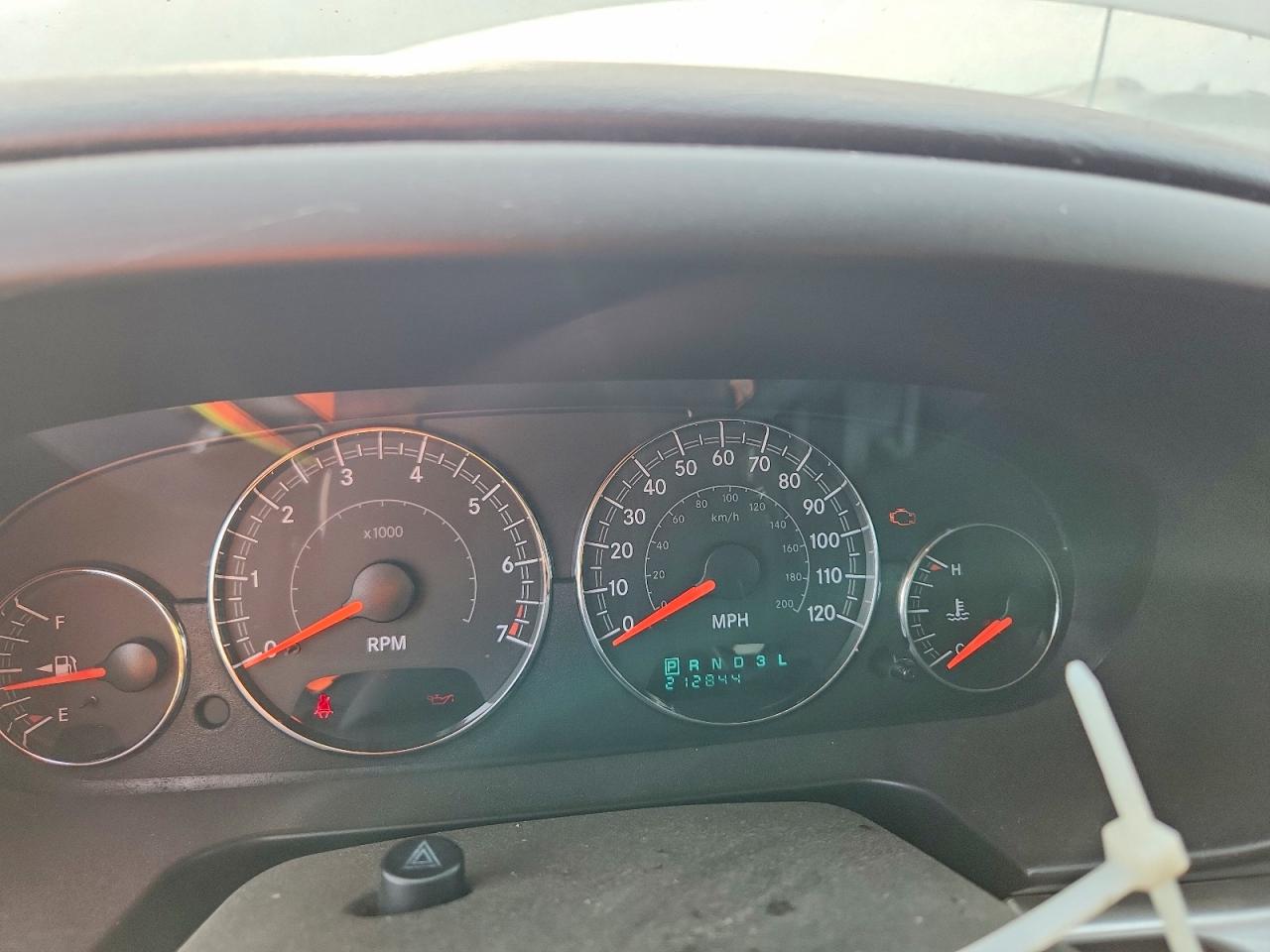 2005 Chrysler Sebring Touring White vin: 1C3EL56R85N562100