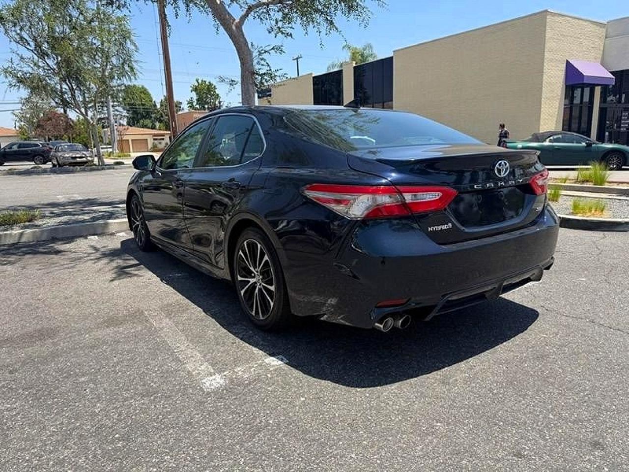 2020 Toyota Camry Hybrid Se Blue vin: 4T1G31AK3LU016262