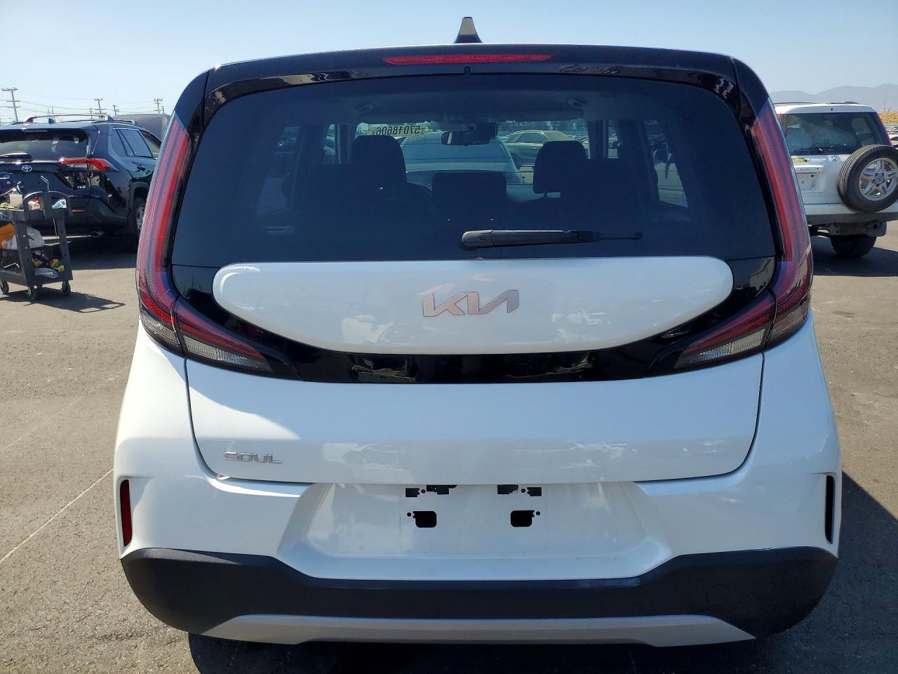2023 Kia Soul Lx White vin: KNDJ23AU9P7851474