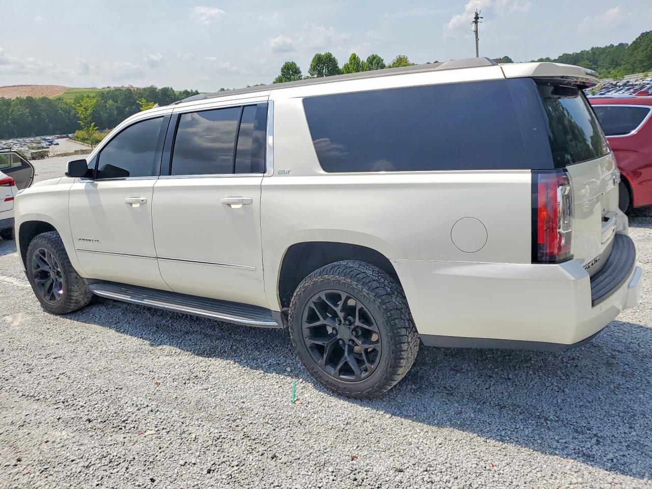 2015 Gmc Yukon Xl C1500 Slt Белый vin: 1GKS1HKC4FR676911