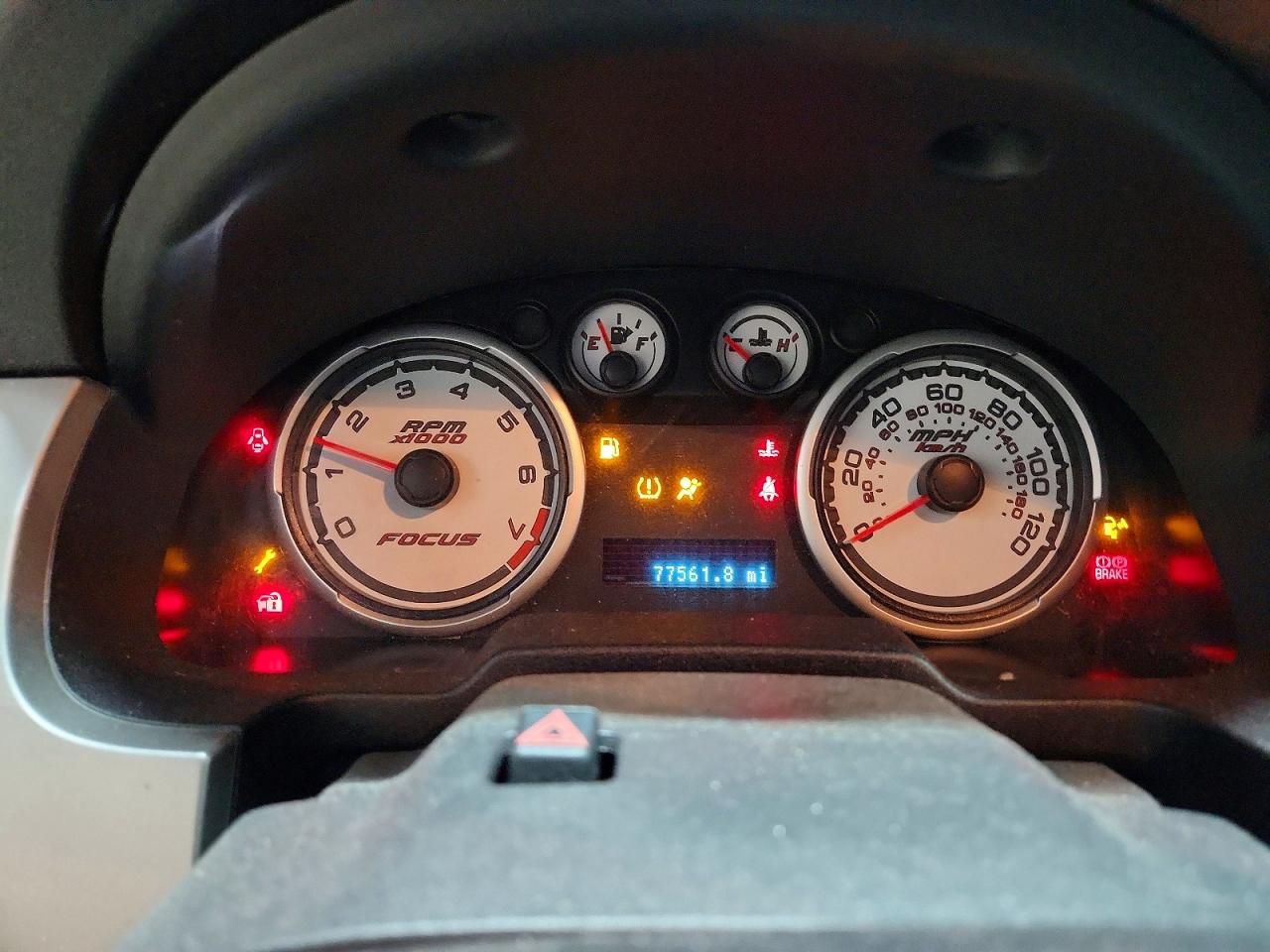 2008 Ford Focus Se Silver vin: 1FAHP35N68W268716