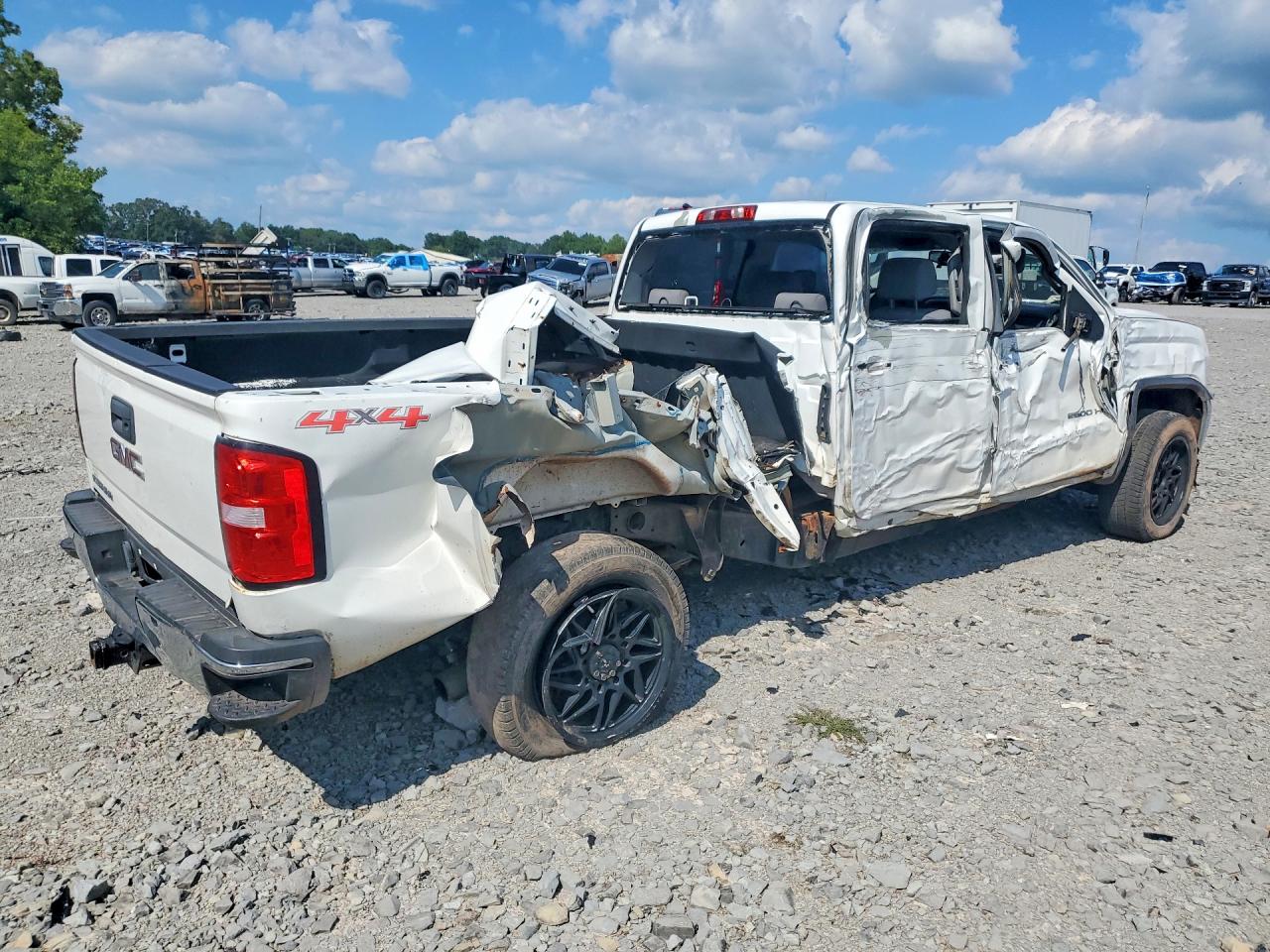 2015 Gmc Sierra K2500 Heavy Duty White vin: 1GT12XE84FF110769