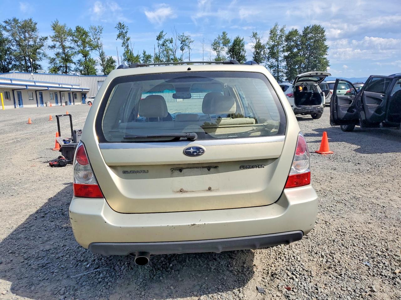 2007 Subaru Forester 2.5x Gold vin: JF1SG63607H714672