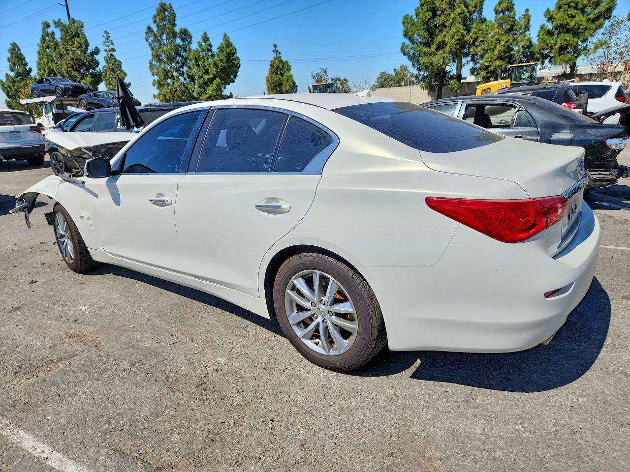 2015 Infiniti Q50 Base White vin: JN1BV7AP5FM338514