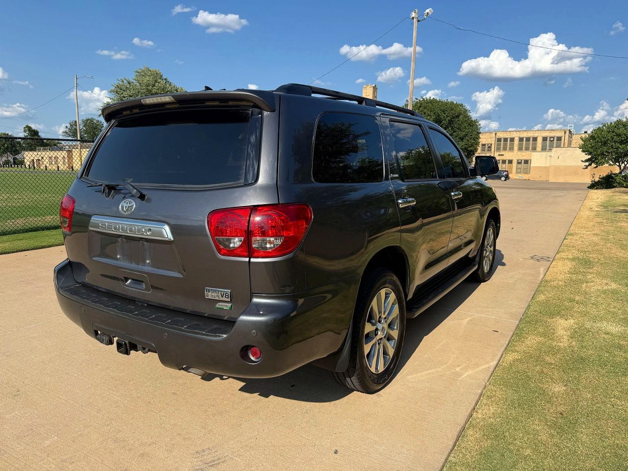 2012 Toyota Sequoia Platinum Gray vin: 5TDDW5G11CS071124
