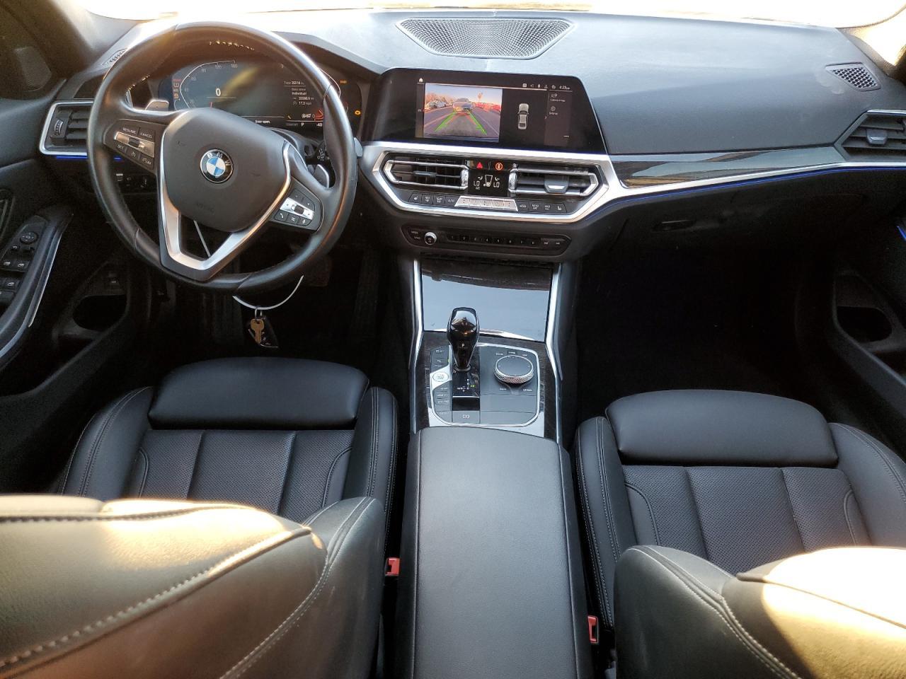 2022 Bmw 330i    Black vin: 3MW5R1J04N8C27833