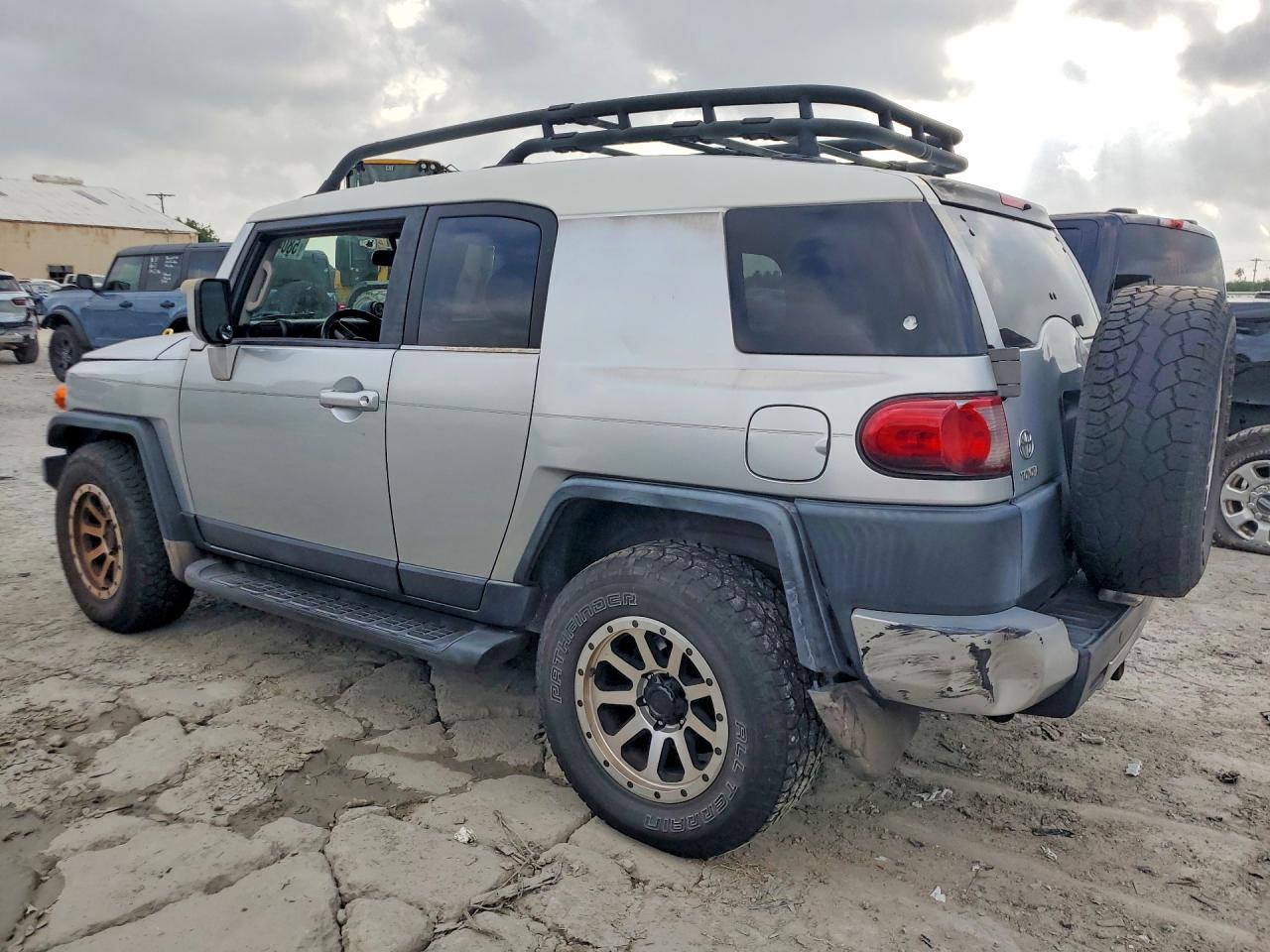 2007 Toyota Fj Cruiser Base Silver vin: JTEZU11F970004896