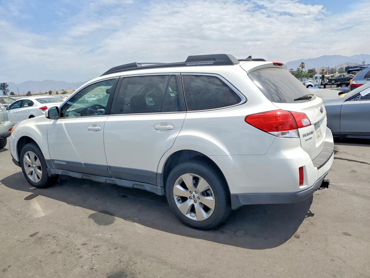 2012 Subaru Outback 3.6r Limited White vin: 4S4BRDJC4C2285269
