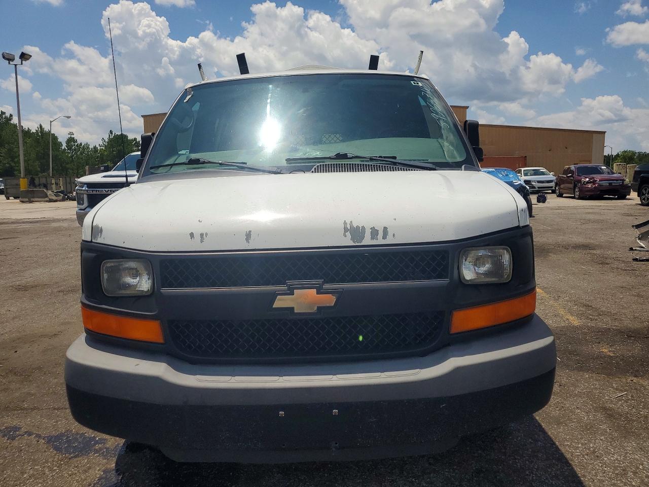 2013 Chevrolet Express G1500 Белый vin: 1GCSGAF46D1111382