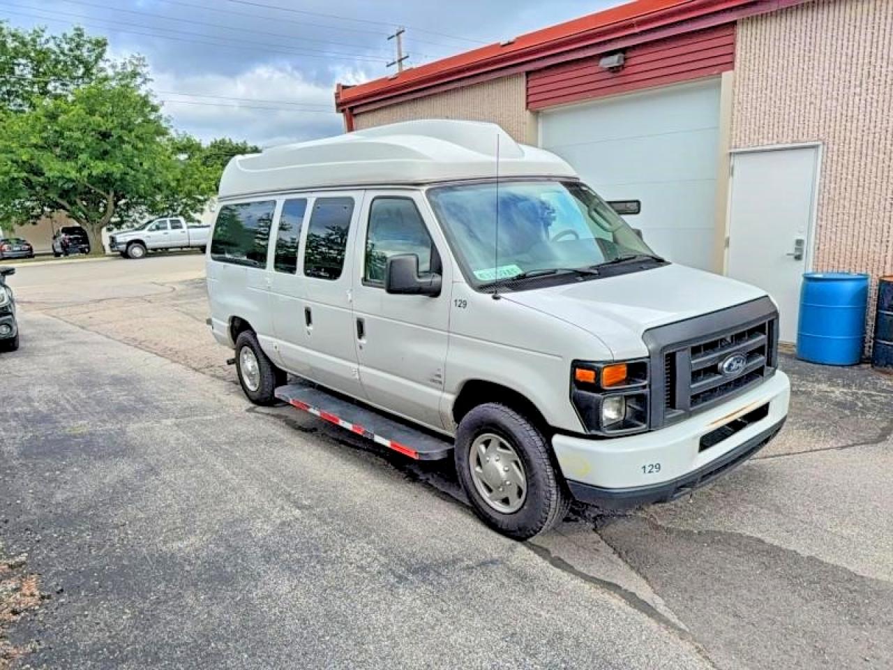 2014 Ford Econoline E250 Van White vin: 1FTNE2EW0EDB18825