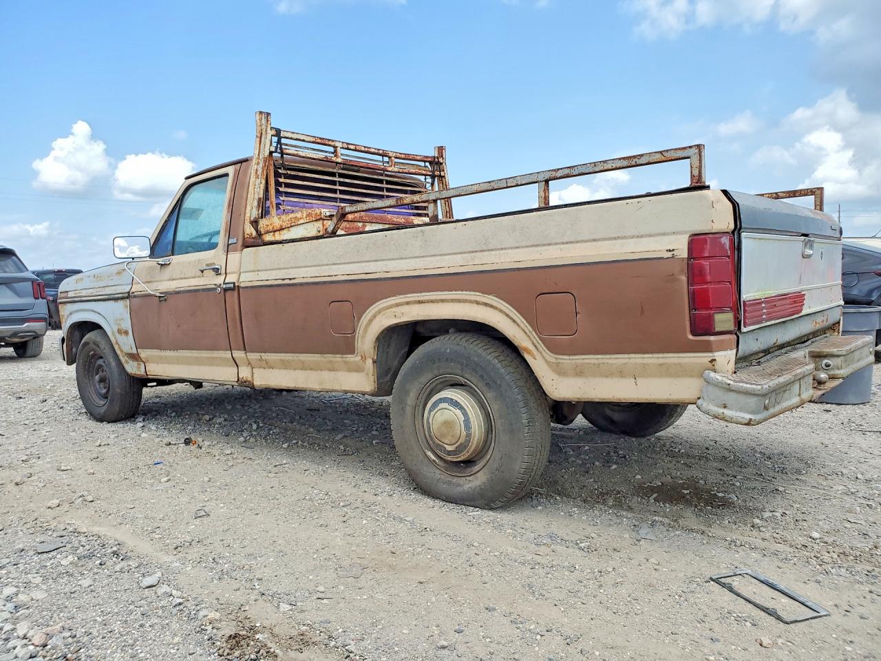 1985 Ford F150 Коричневый vin: 1FTCF15FXFPA46899