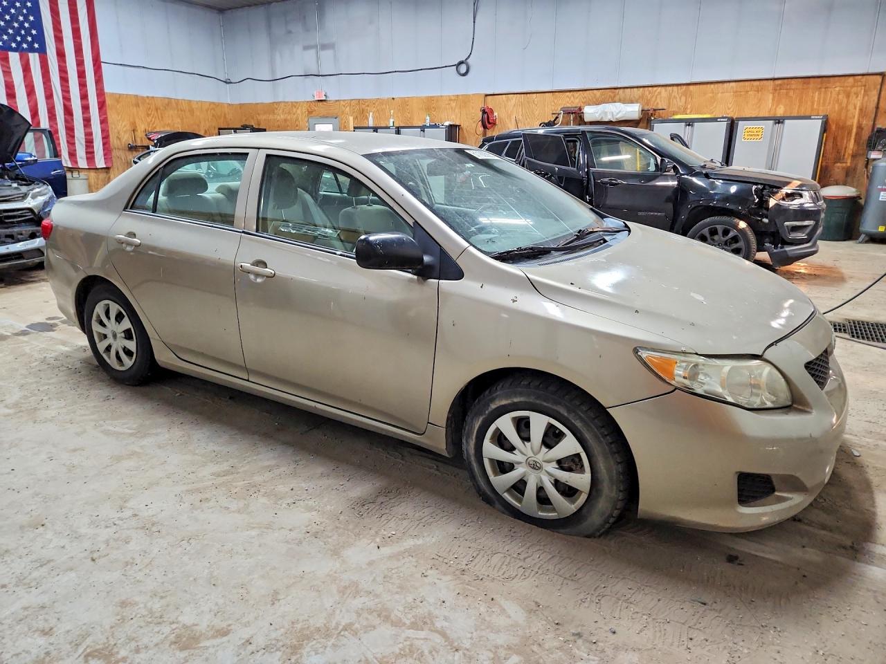 2009 Toyota Corolla Base Gold vin: 2T1BU40EX9C006004