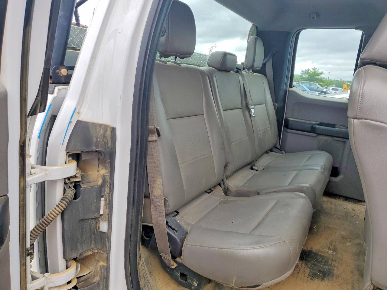 2015 Ford F150 Super Cab White vin: 1FTEX1CF8FFA59987