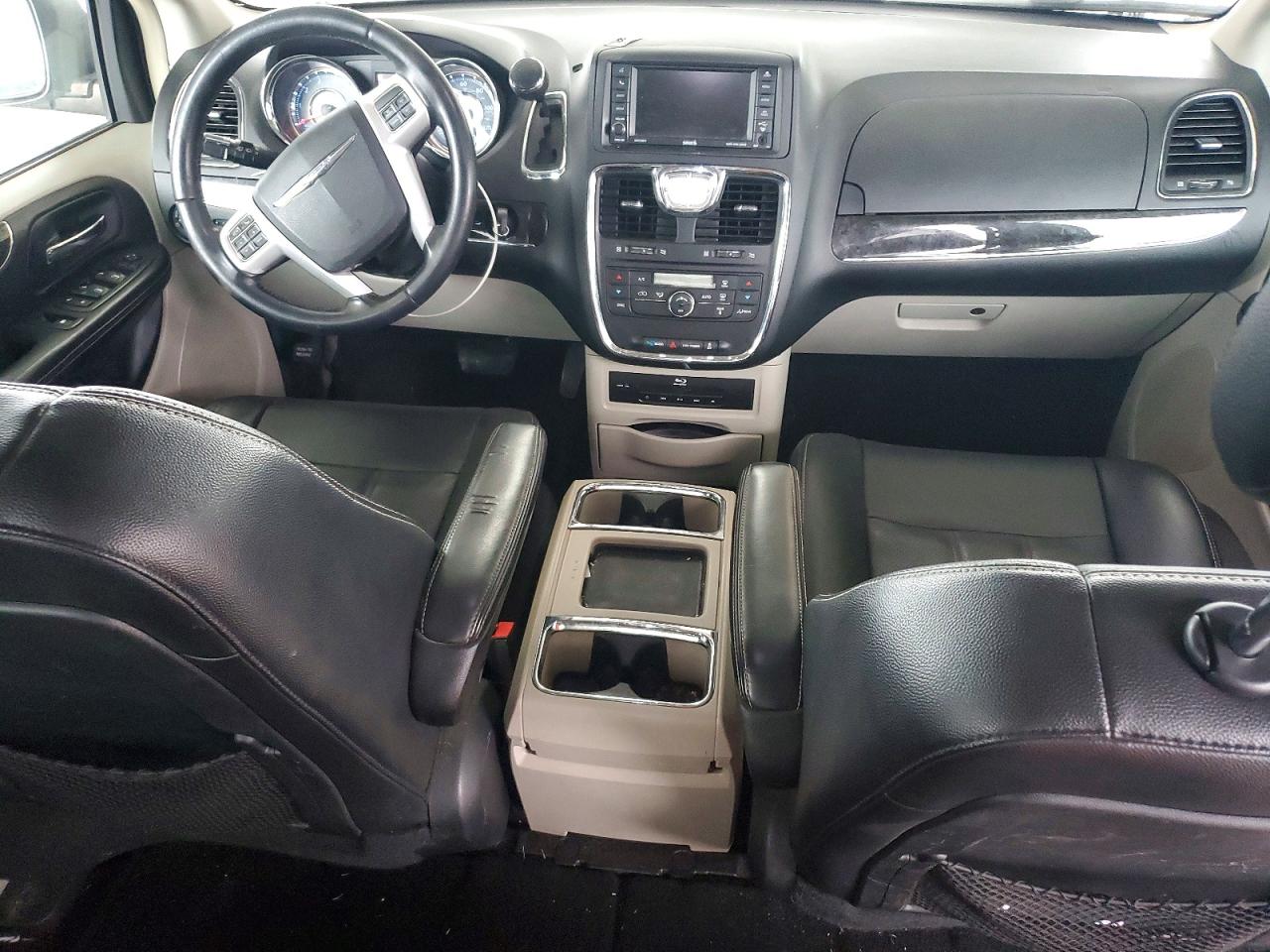 2014 Chrysler Town & Country Touring L White vin: 2C4RC1CG4ER200079