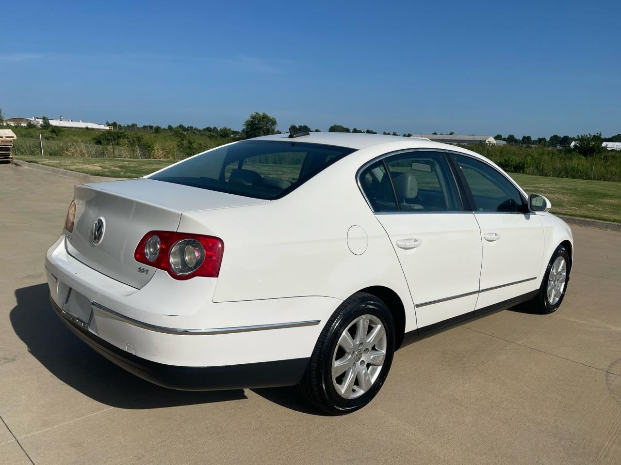 2006 Volkswagen Passat 2.0t Белый vin: WVWAK73C36P169054