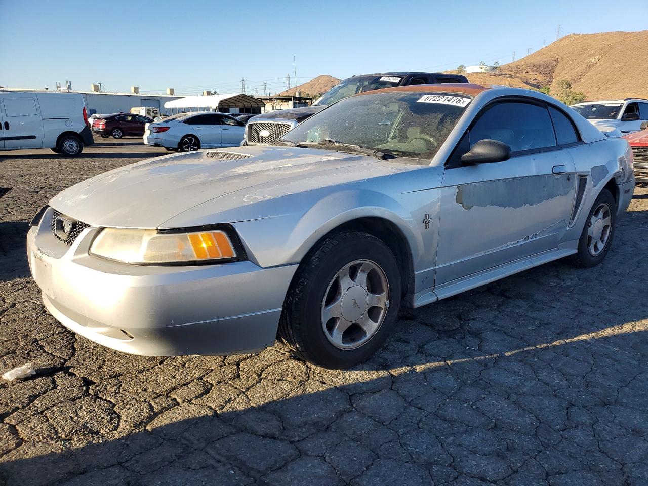 2000 Ford Mustang Серебряный vin: 1FAFP4043YF315308