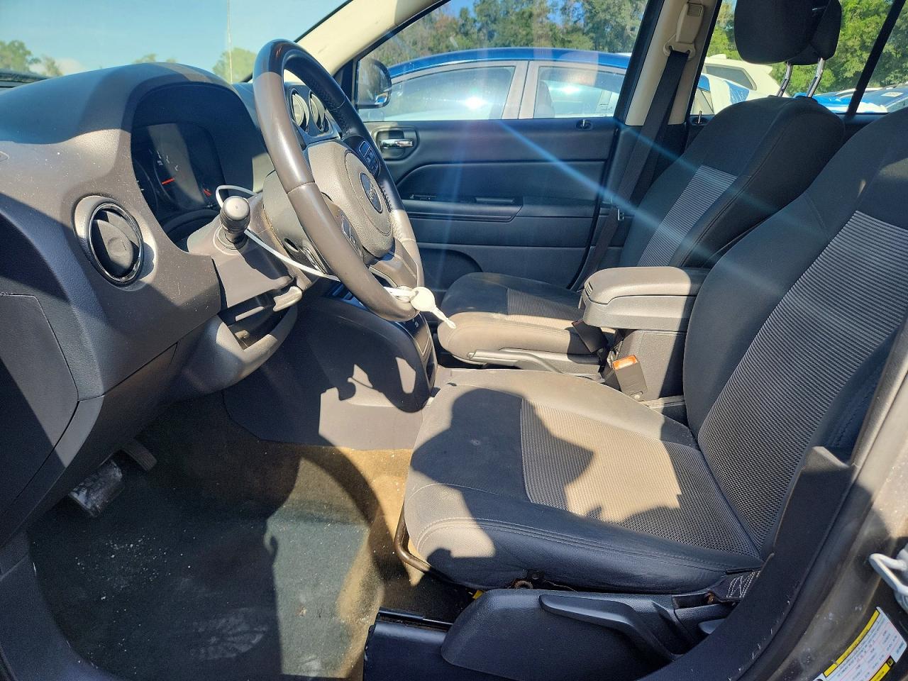 2013 Jeep Compass Latitude Серый vin: 1C4NJCEB3DD196982