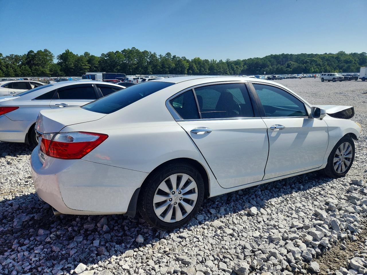 2013 Honda Accord Touring White vin: 1HGCR3F90DA040784