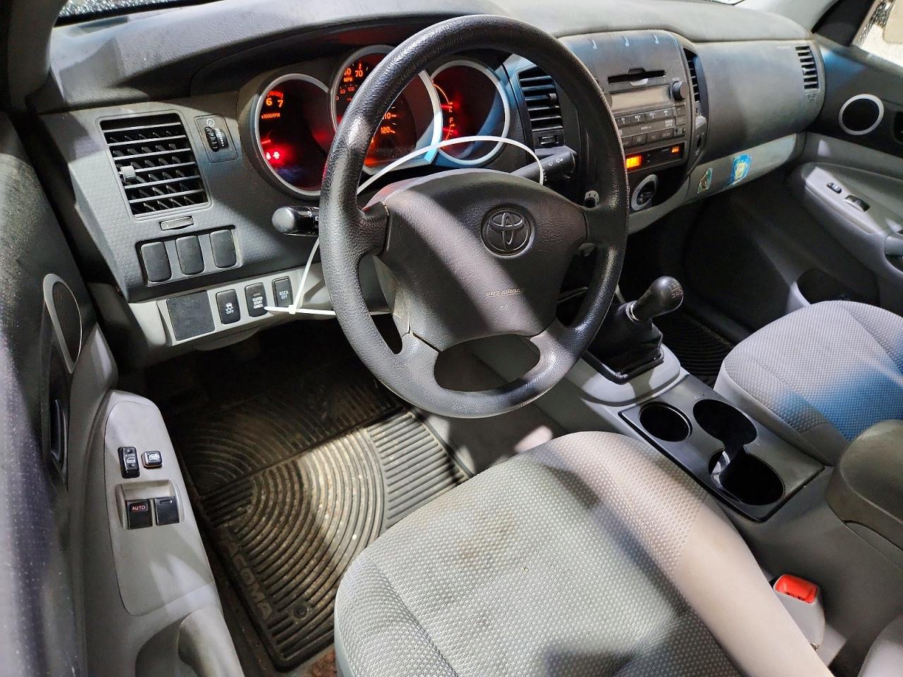 2010 Toyota Tacoma Access Cab Silver vin: 5TEUX4EN8AZ682314