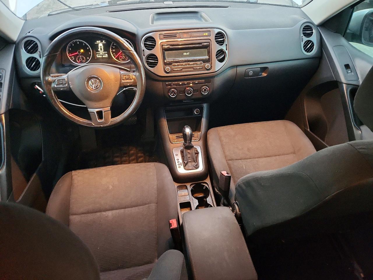 2013 Volkswagen Tiguan S Silver vin: WVGAV3AX9DW624705