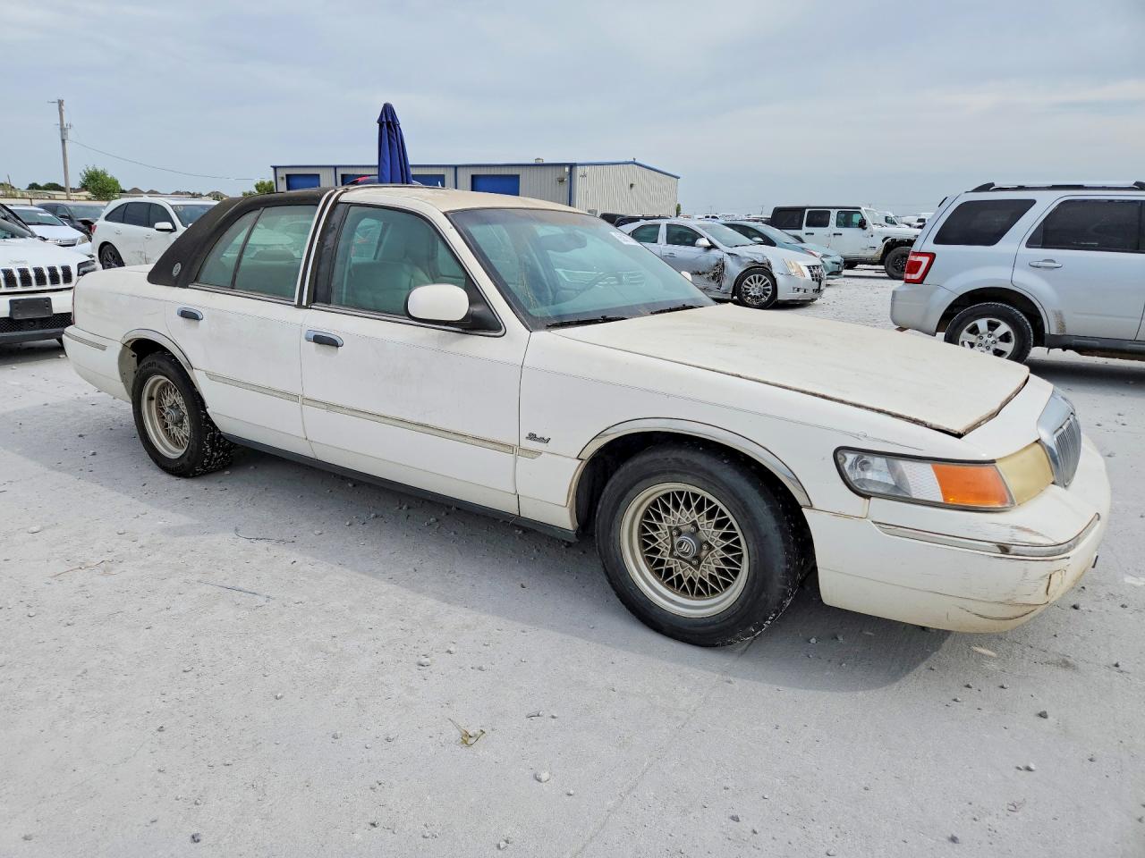 2001 Mercury Grand Marquis Ls White vin: 2MEFM75W41X620999