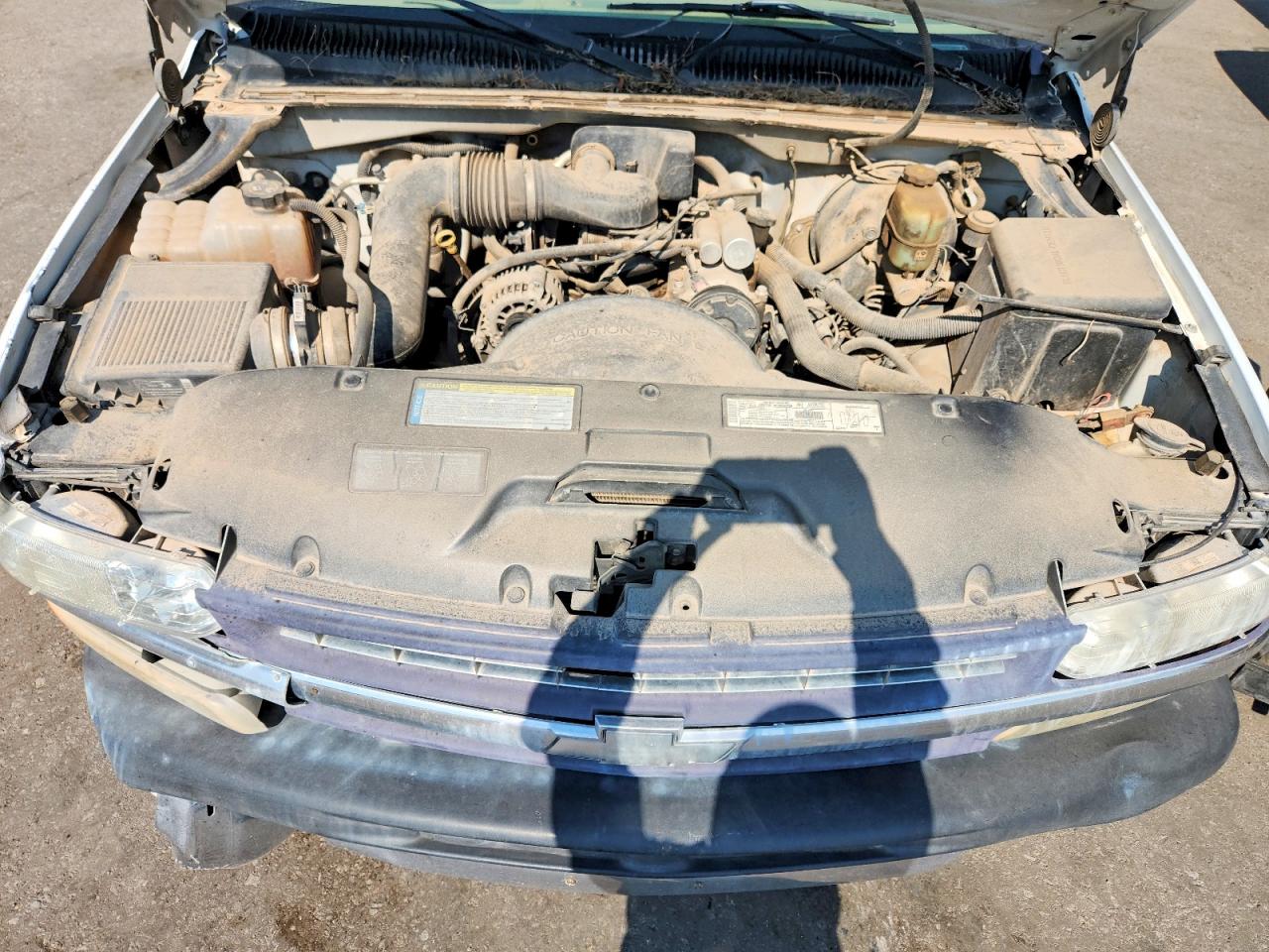 2000 Chevrolet Silverado C1500 White vin: 2GCEC19W1Y1310863