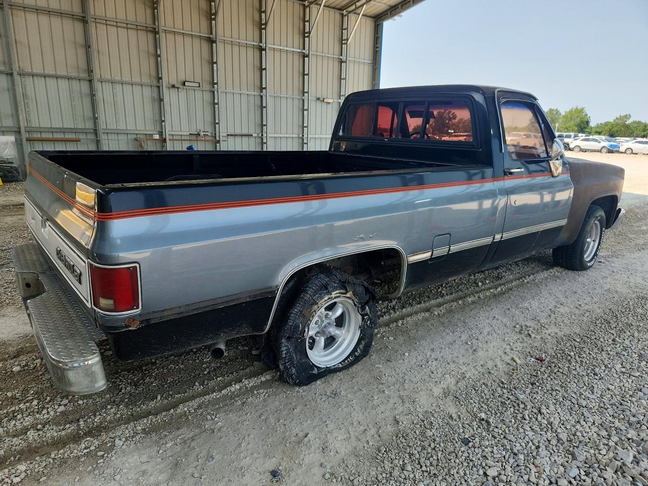 1986 Chevrolet C10 Two Tone vin: 1GCEC14H0GF358564