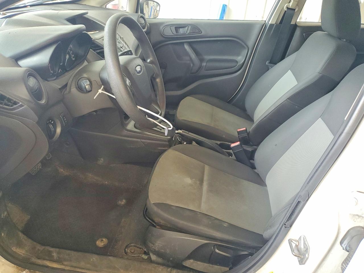 2015 Ford Fiesta S White vin: 3FADP4AJ2FM224037