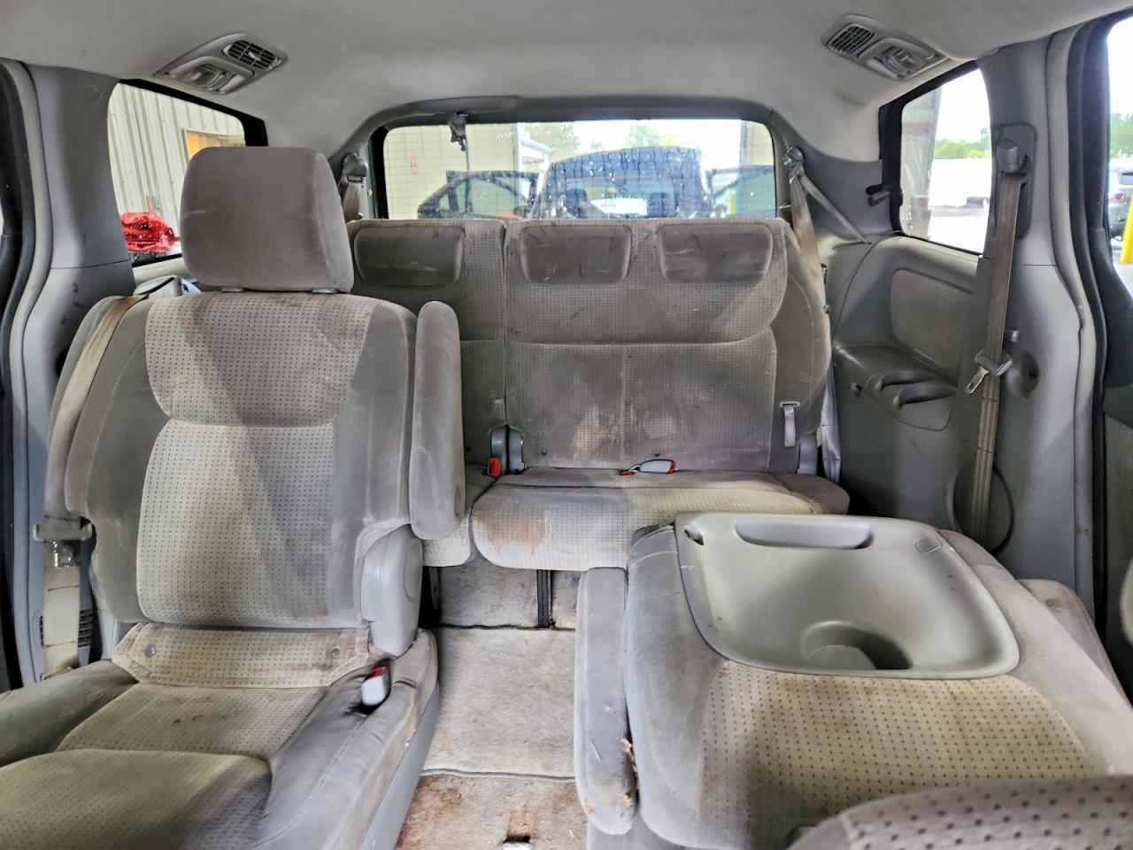 2010 Toyota Sienna Le Blue vin: 5TDJK4CC2AS029087