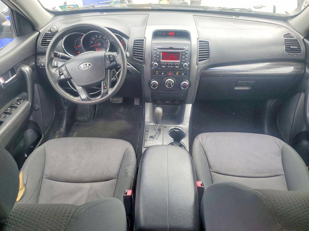 2013 Kia Sorento Lx Серебряный vin: 5XYKTDA63DG377044