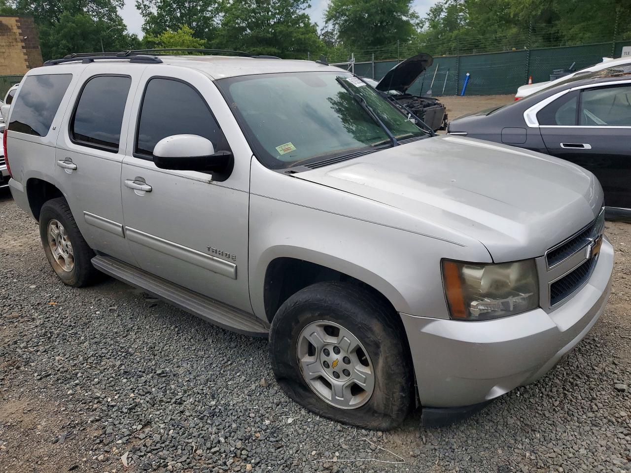 2010 Chevrolet Tahoe K1500 Lt Серебряный vin: 1GNUKBE05AR127167