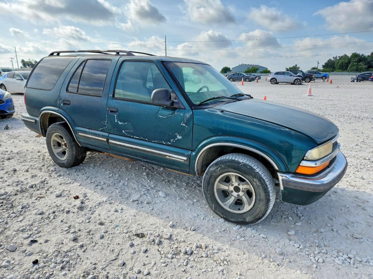 1998 Chevrolet Blazer Green vin: 1GNCS13W3W2252004