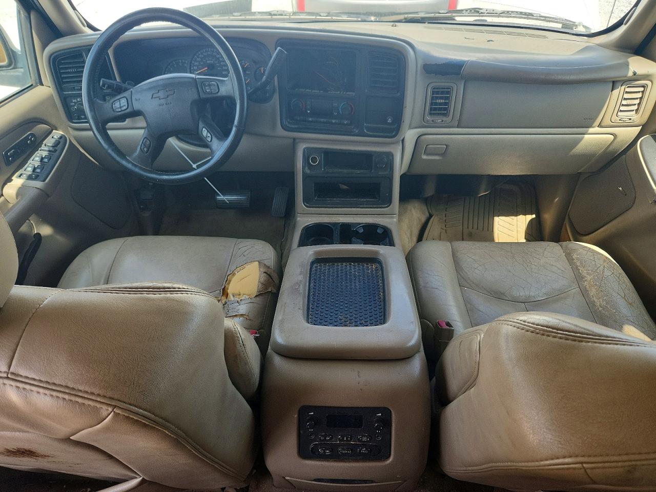 2004 Chevrolet Suburban C1500 White vin: 3GNEC16Z34G246123