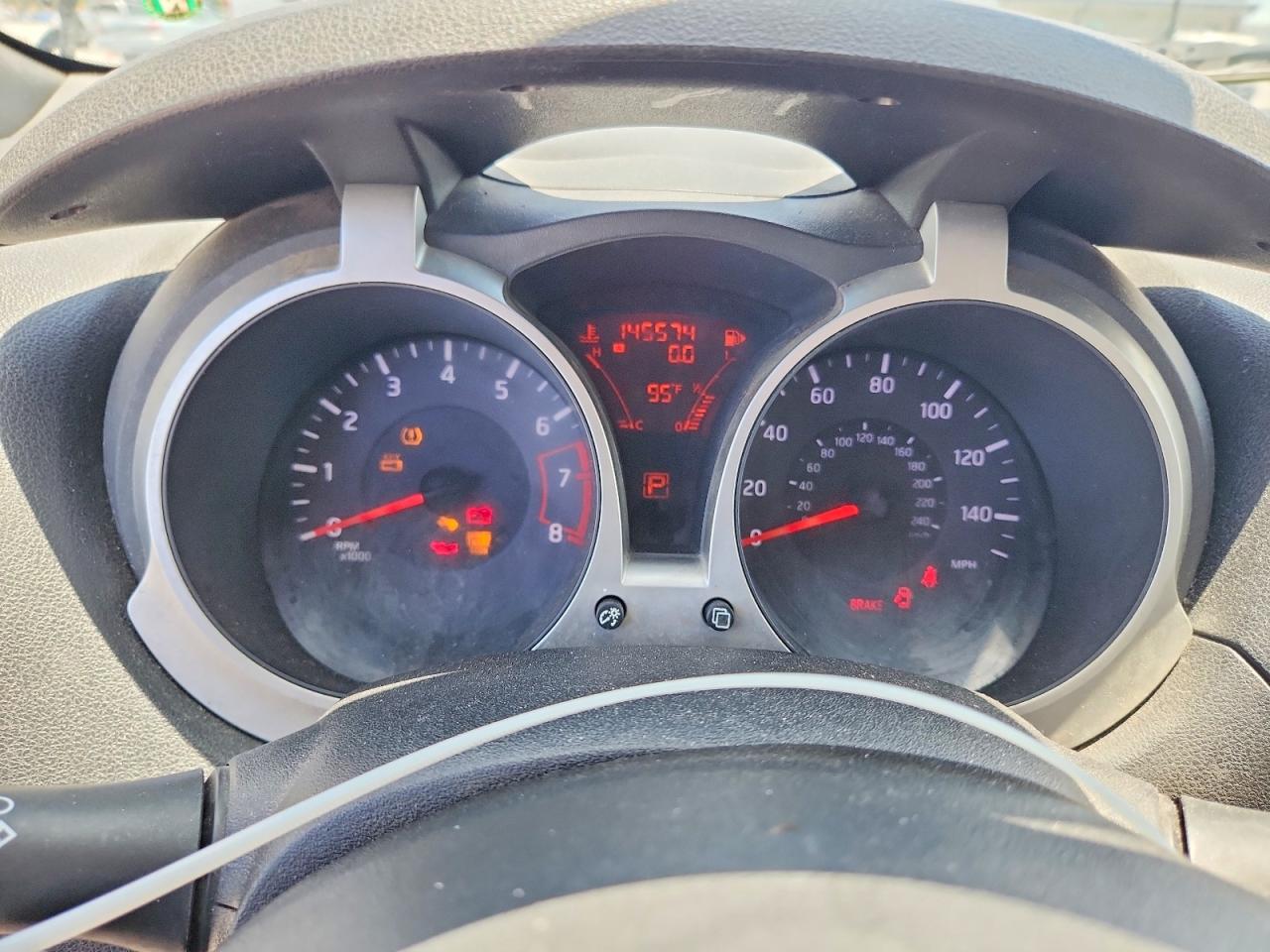 2014 Nissan Juke Sv Purple vin: JN8AF5MRXET352263