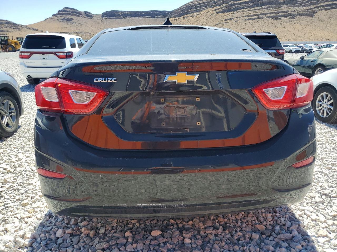 2018 Chevrolet Cruze Ls Черный vin: 1G1BC5SM6J7242029