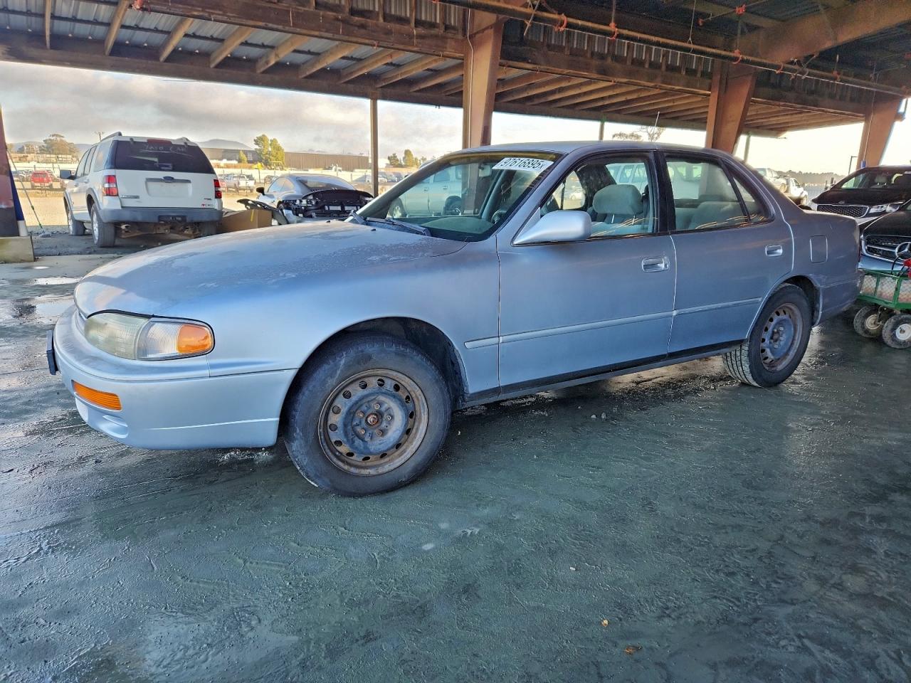 1996 Toyota Camry Le Silver vin: JT2BF12K0T0139893