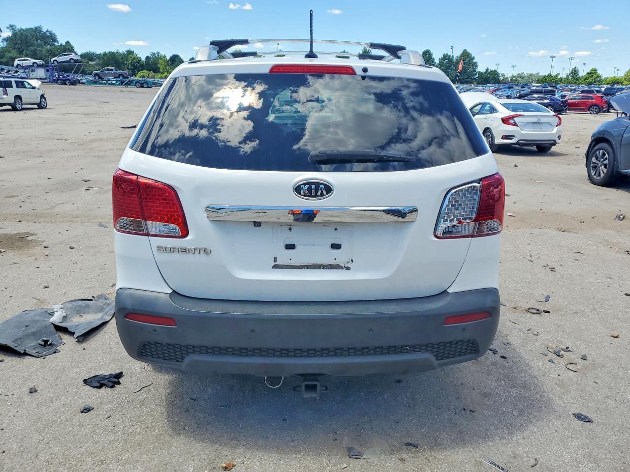 2011 Kia Sorento Lx Белый vin: 5XYKT4A18BG130197