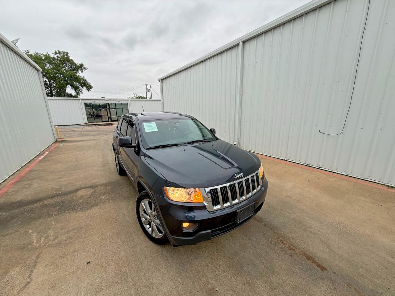 2012 Jeep Grand Cherokee Laredo Gray vin: 1C4RJEAT2CC307442