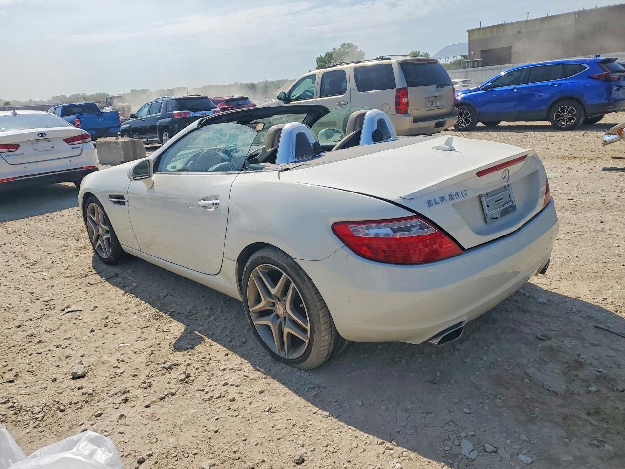 2013 Mercedes-benz Slk 250 White vin: WDDPK4HA5DF058238