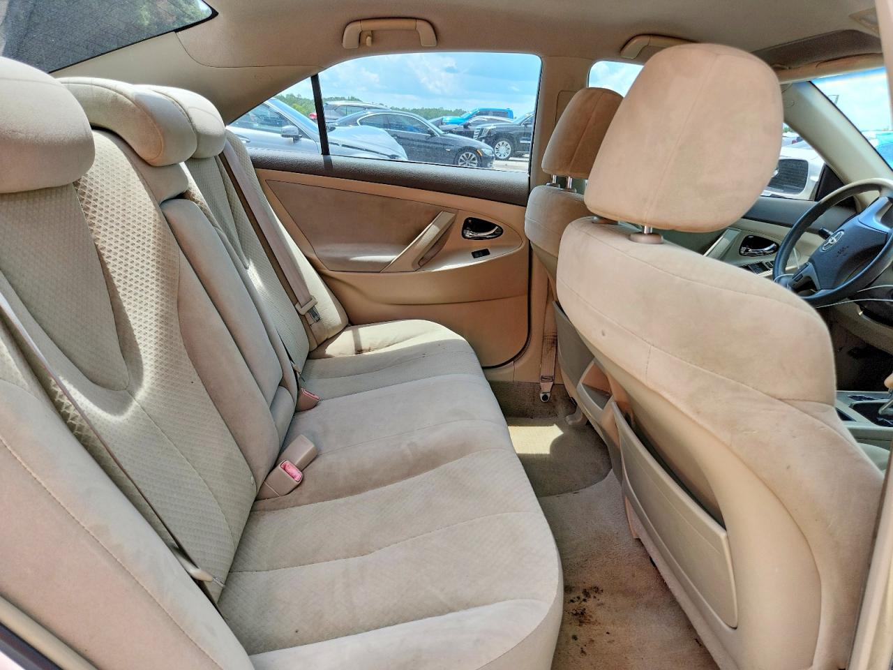 2009 Toyota Camry Base White vin: 4T1BE46KX9U917619