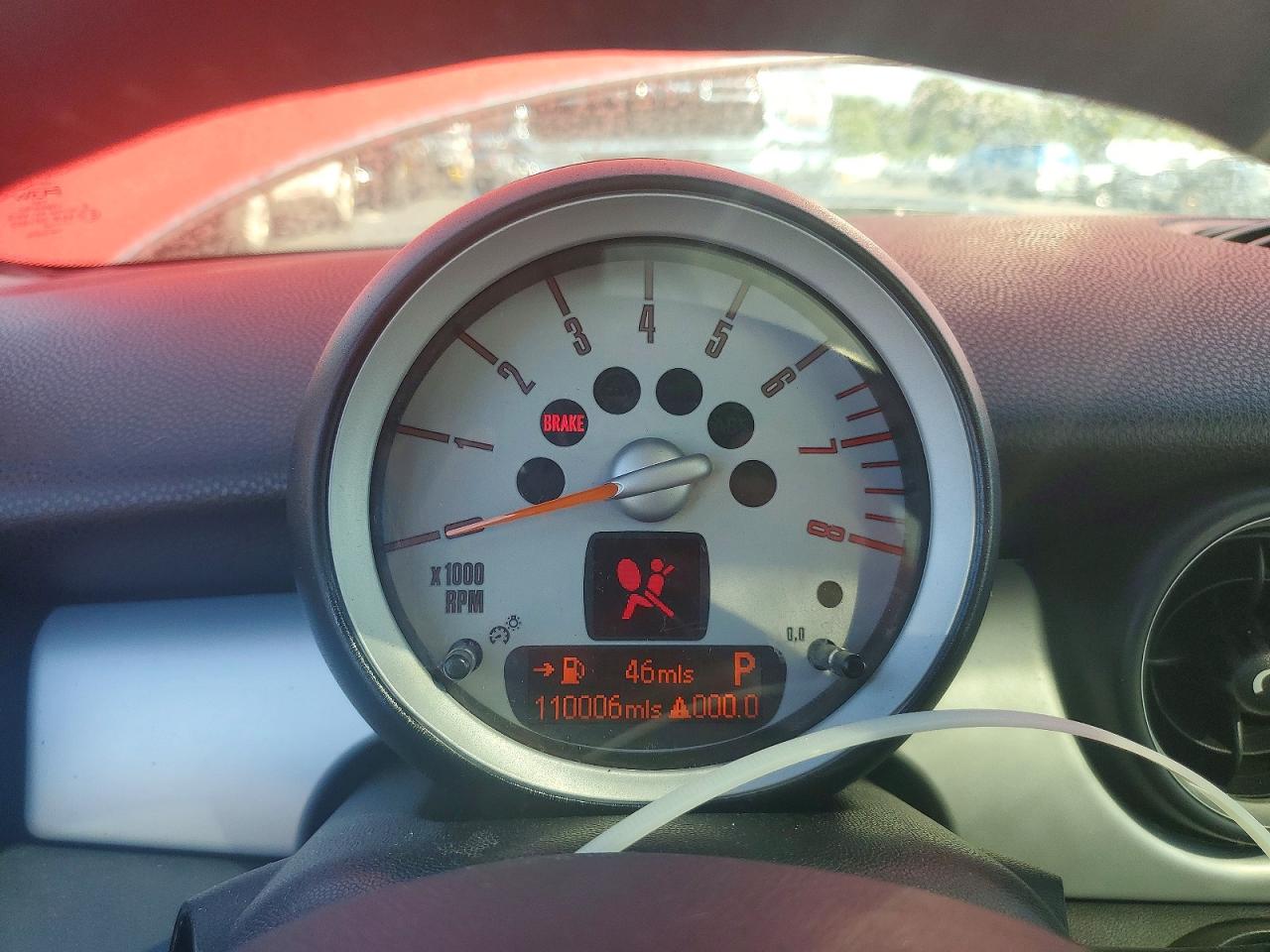 2010 Mini Cooper Red vin: WMWMF3C59ATZ61699