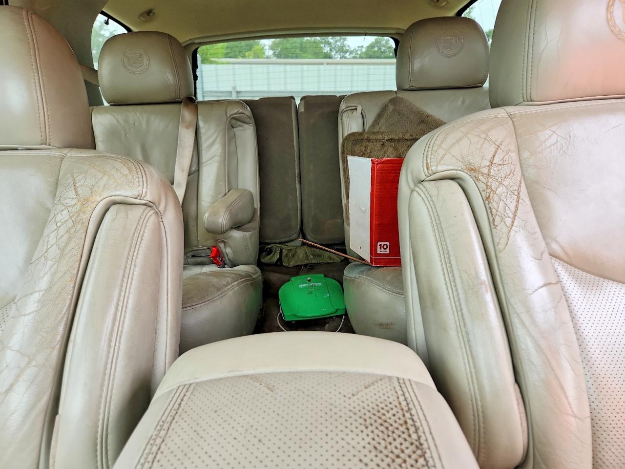 2005 Cadillac Escalade Luxury White vin: 1GYEC63N15R258144