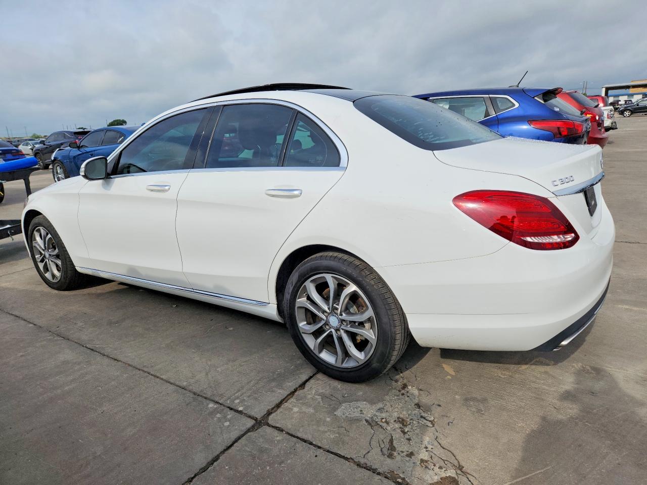 2015 Mercedes-benz C 300 4matic White vin: 55SWF4KB7FU074961