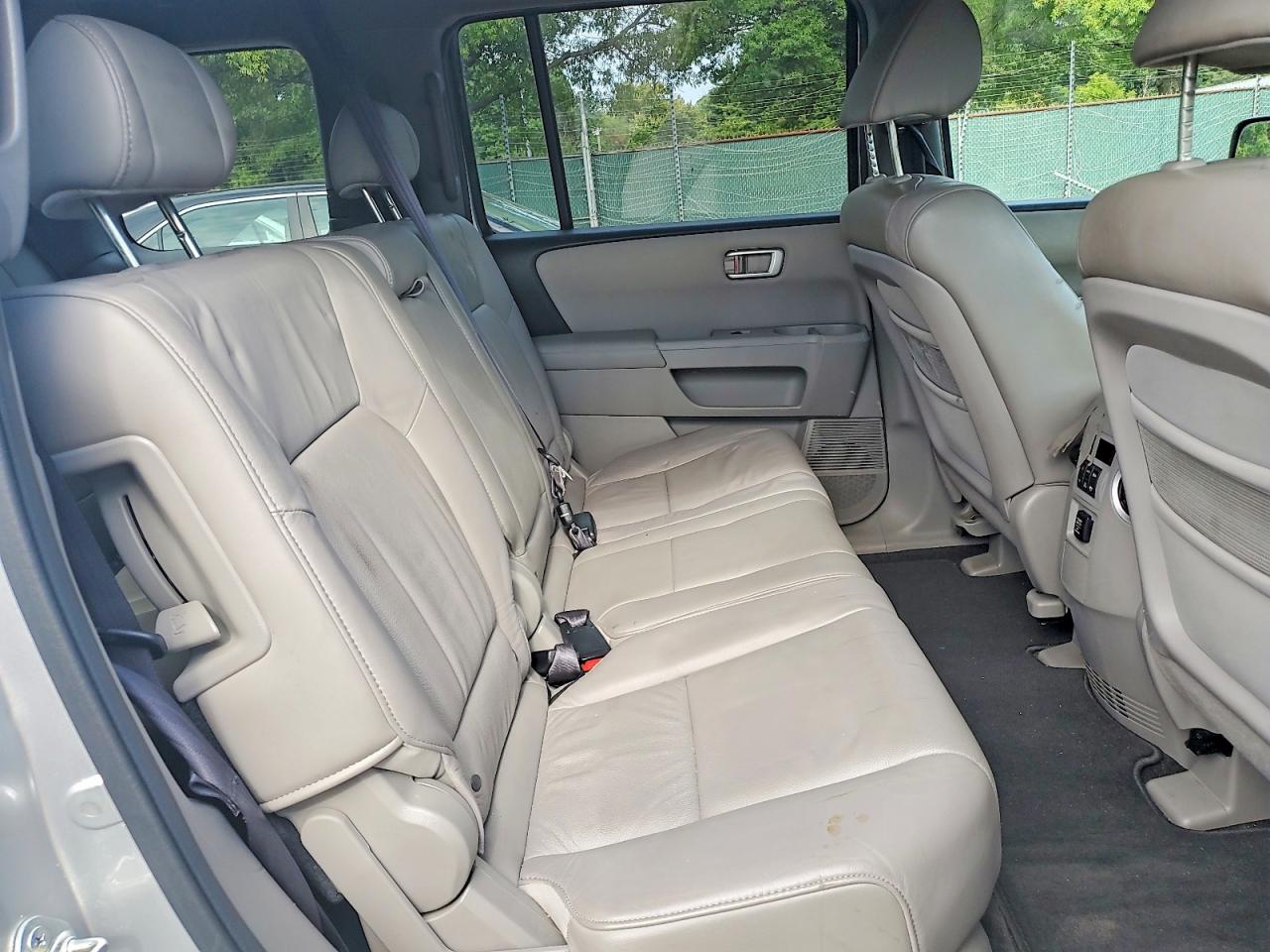 2011 Honda Pilot Exln Серебряный vin: 5FNYF4H70BB001700