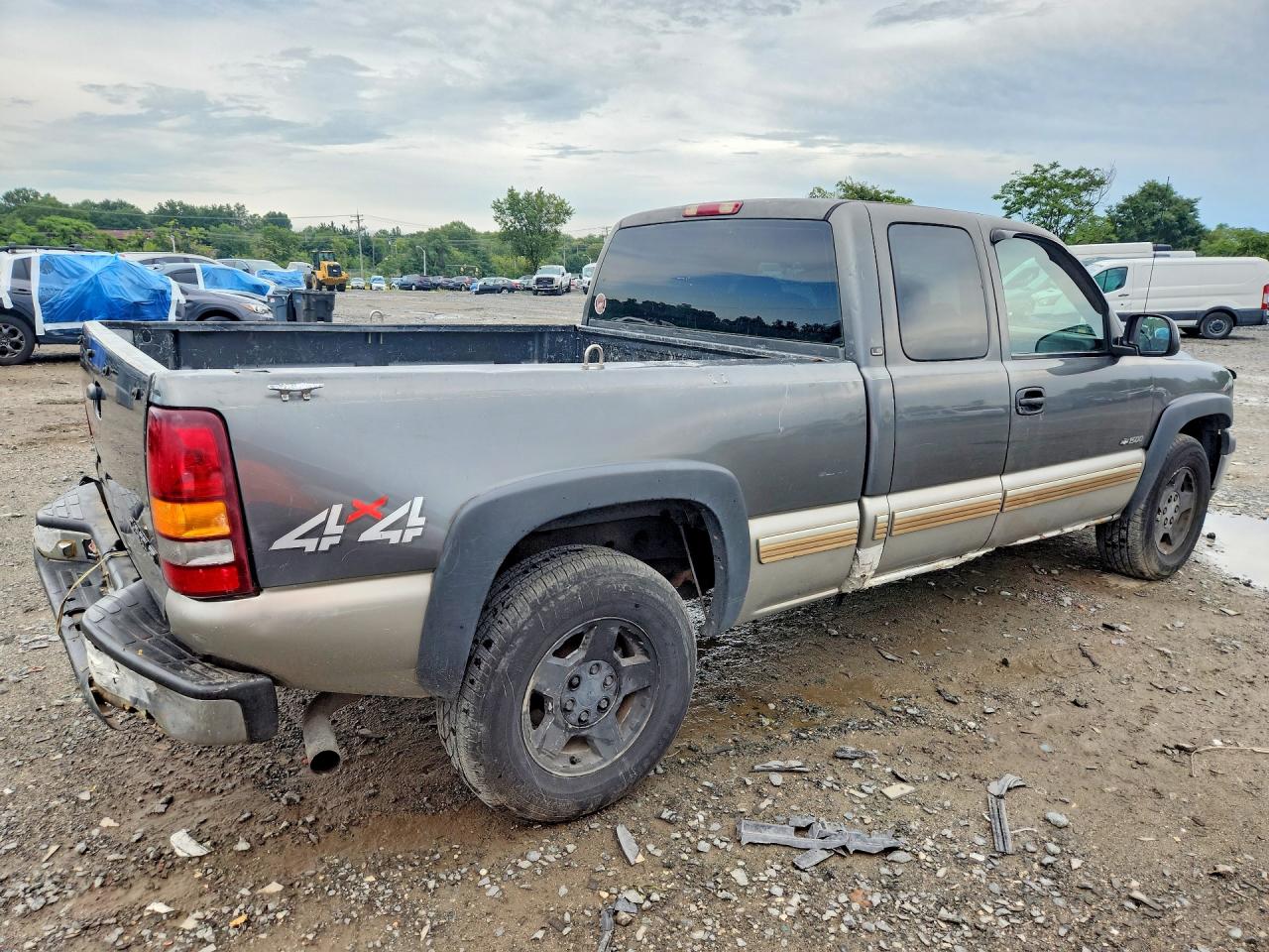 2001 Chevrolet Silverado K1500 Серебряный vin: 1GCEK19V31E315142