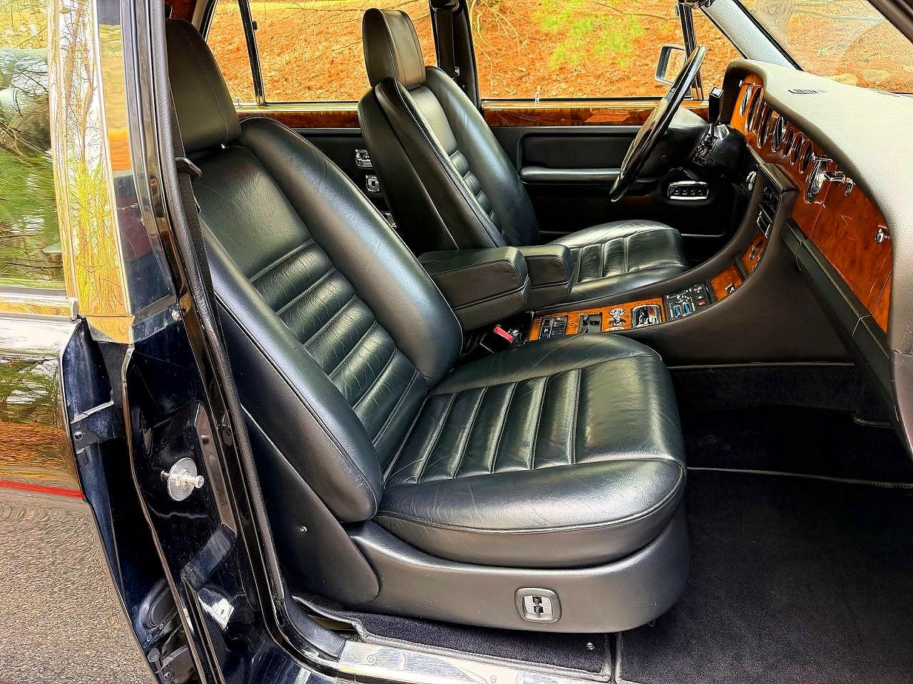 1991 Bentley Turbo R Black vin: SCBZR03D9MCX34218