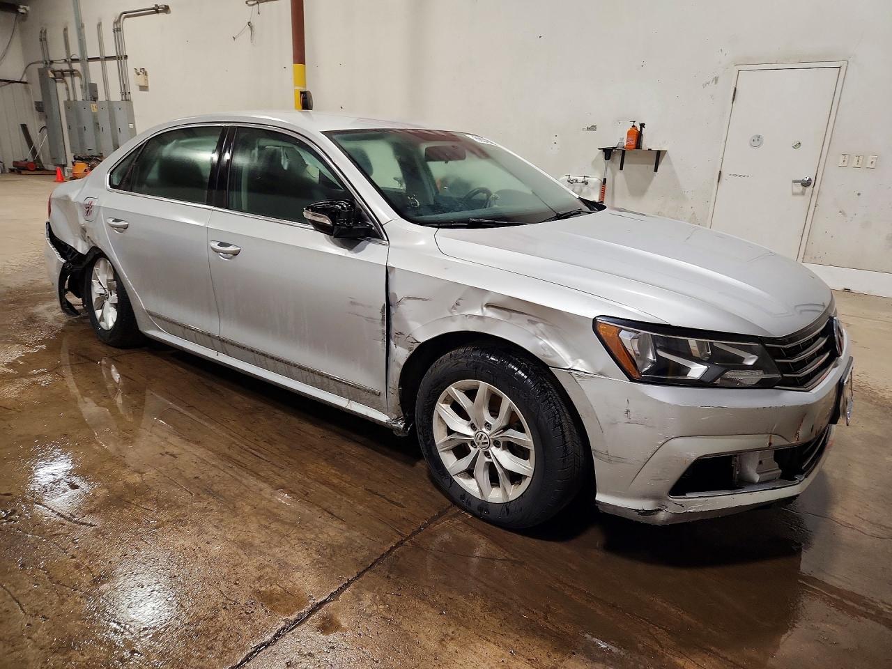 2016 Volkswagen Passat S Silver vin: 1VWAT7A31GC028456