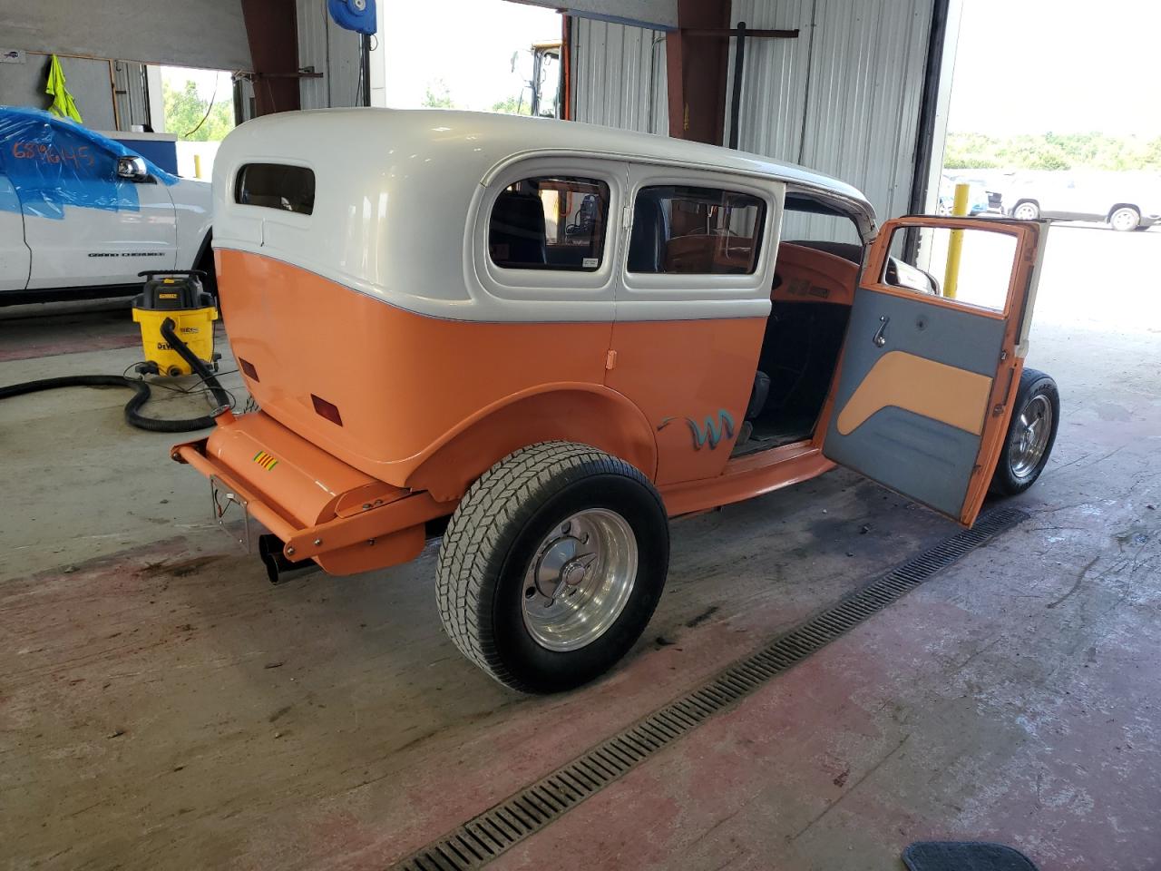 1932 Ford Model 18   Двухцветный vin: 1820056032