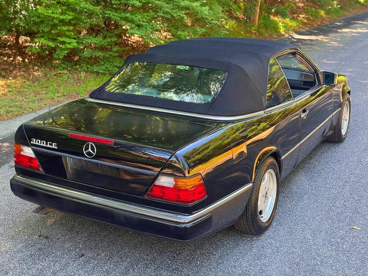 1993 Mercedes-benz 300 Cecv Черный vin: WDBEA66E7PB922559